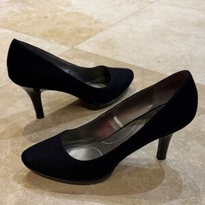 Bandolino Classic Black Heels